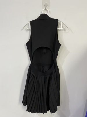 24BQ39 Women's sleeveless dress with a stand collar (pleated skirt)